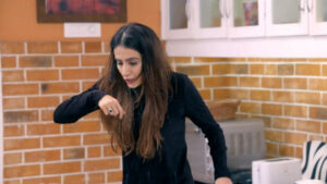 Read more about the article Sherlyn throws Kerosene on Mahira – Kundali Bhagya 24 August 2020 Episode Written