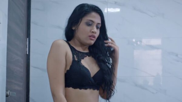 Ullu Web Series Woodpecker Episode 3 Nandini in her lingerie in washroom