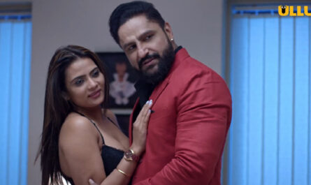 Ullu Web Series Woodpecker Episode 8 Ajay and Myra romancing each other in office