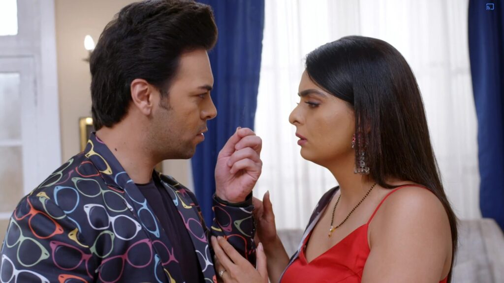Today’s Kundali Bhagya Episode 21 April 2021 Written – Prithvi steals jewellery from Mahesh’s locker