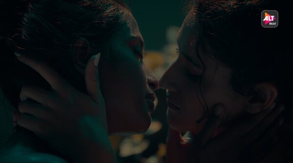 Lesbian kissing scene in ALT Balaji's Hai Taubba Season 3 Episode 2
