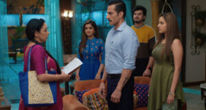 Read more about the article Anupama Episode 17 September 2021 Written Update – Anupama signs the contract papers