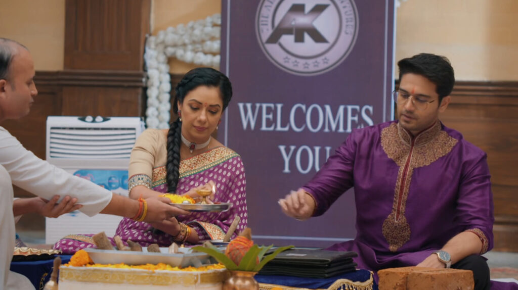 Anupamaa 4 Oct 2021 Written Updates – Anuj and Anupama did Bhoomi Pooja together