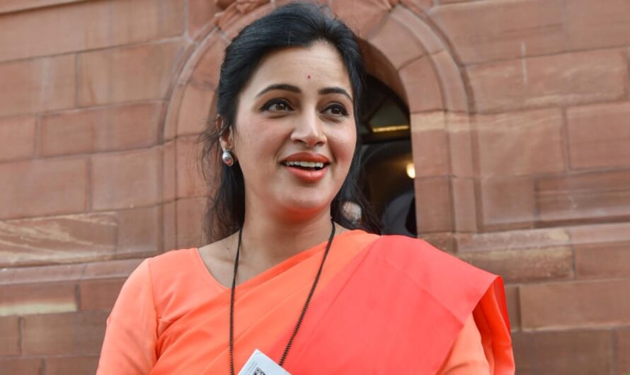 Politician & Actress Navneet Kaur Rana Hot Photos & Stills, Wiki Info, Bio, Age, Height, Movies list, and Net Worth