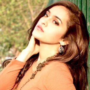 Read more about the article Prajakta Dusane Hot Pics & Stills, Wiki Profile, Bio, Age, Height, Web Series list, Boyfriend and Net Worth