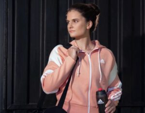 Read more about the article Female Cricketer Laura Wolvaardt Hot Pics, Wiki, Age, Bio, Height, Boyfriend Name, and More Details