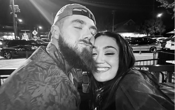 Beautiful Picture of Roxanne Perez with her boyfriend Beau Morris 