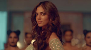 Read more about the article Tauba Song Girl Malavika Mohanan Hot Pics & Stills, Wiki, Age, Bio, Height, Boyfriend Name, and More Info