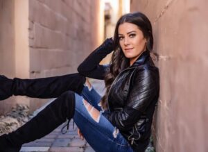 Read more about the article WWE Female Wrestler Katana Chance Hot Pics, Wiki, Age, Bio, Real Name, Boyfriend, Body Stats