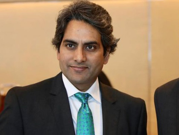 Indian Journalist Sudhir Chaudhary Pics, Wiki, Bio, Height, Weight, Age, Wife Name, Body Stats