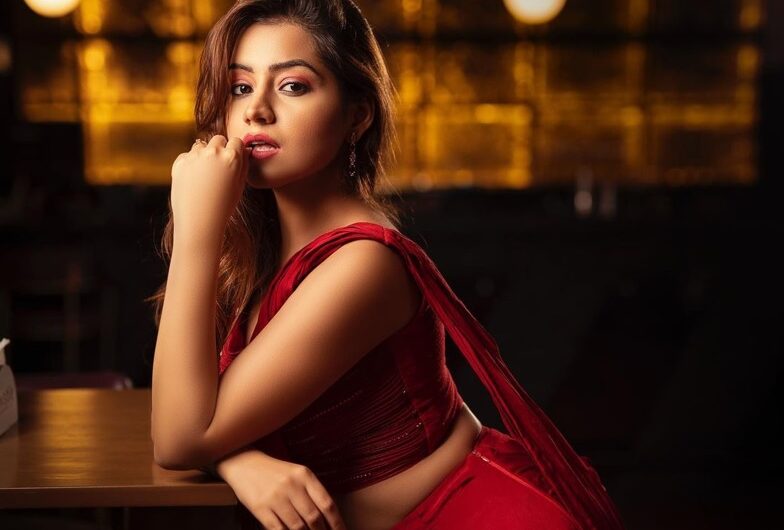 Indian model Simran Kaur (Symrann K) Hot Pics & Stills, Wiki, Bio, Age, Height, Boyfriend Name, Body Stats