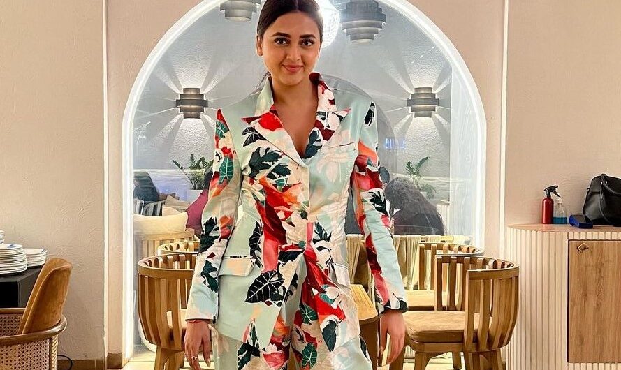 Boss Lady Alert : Tejasswi Prakash in floral printed Blazer & Pant made a style statement – Check Pics with Full Details :