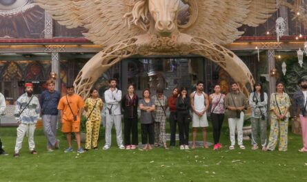 BB17 participants singing anthem picture