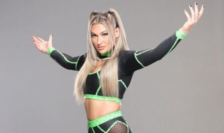 Pro wrestler IZZI Dame cute picture