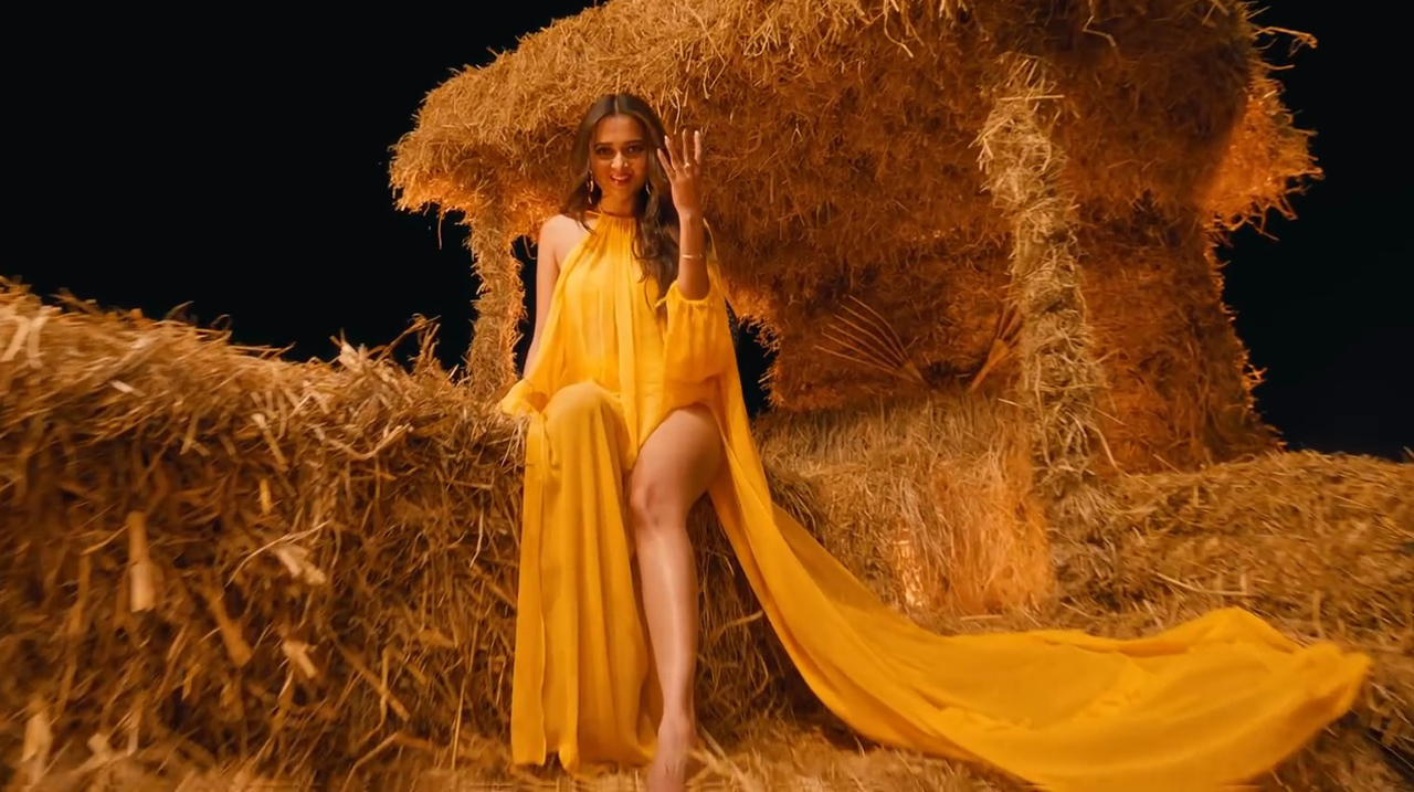 Photo of Tejasswi Prakash showing her legs in Aidan Na Nach music video