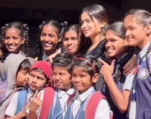 Read more about the article Manisha Rani helps poor children to celebrate 11 Million Insta Followers – MANISHA INSPIRING LIVES fans trended