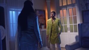 Read more about the article Kundali Bhagya 1 April 2024 Episode Written Updates – Varun’s Secret Meeting at the Mehendi