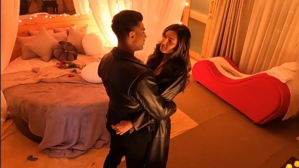 Harsh and Rushali hot moment in MTV Splitsvilla 15 love den