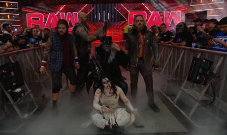 WWE RAW 9 September 2024 WYATT Sicks Group Posing together