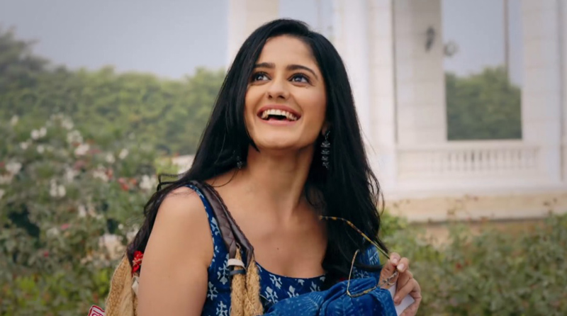 Colors TV Mannat Episode 8 (15 Jan 2025) Ayesha Singh having fun outside Saluja Mansion