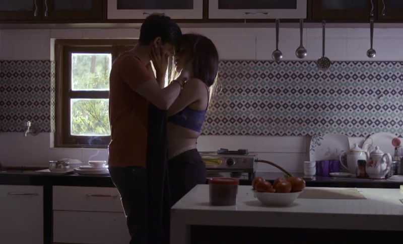 Khwahish Mastram Web Series Kitchen romance scene