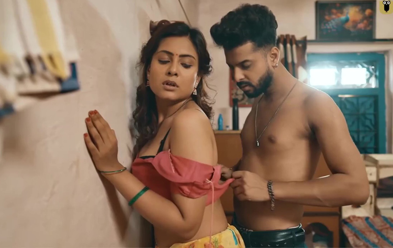 Utha Le Jaunga ULLU Web Series Nitin taking off Rani Pari's clothes