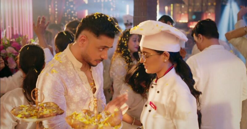 Colors TV Mannat Episode 48 (12 March 2025) Mannat and Vikrant with flowers on their heads at holi celebration