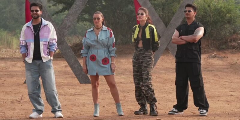 MTV Roadies Double Cross Episode 17 (8 March 2025) Elvish, Neha, Rhea, and Prince hearing Kaata Ya Baata twist results from Rannvijay Singha