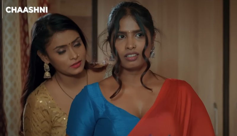 Chaashni ULLU Web Series hot lesbian saree wearing scene