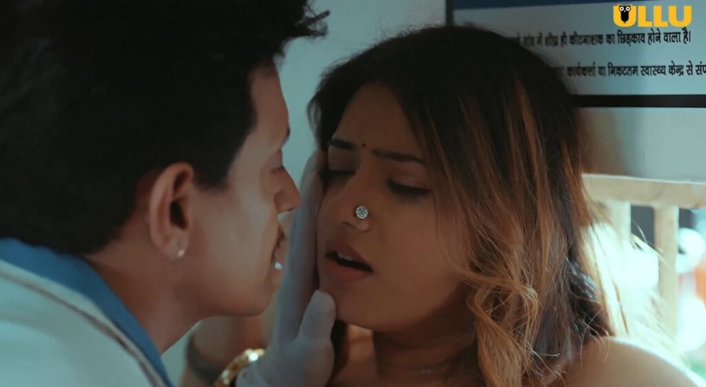 Sarkaaye Lo Khatiya ULLU Web Series Yuvraj making out with Subhati Das in his clinic