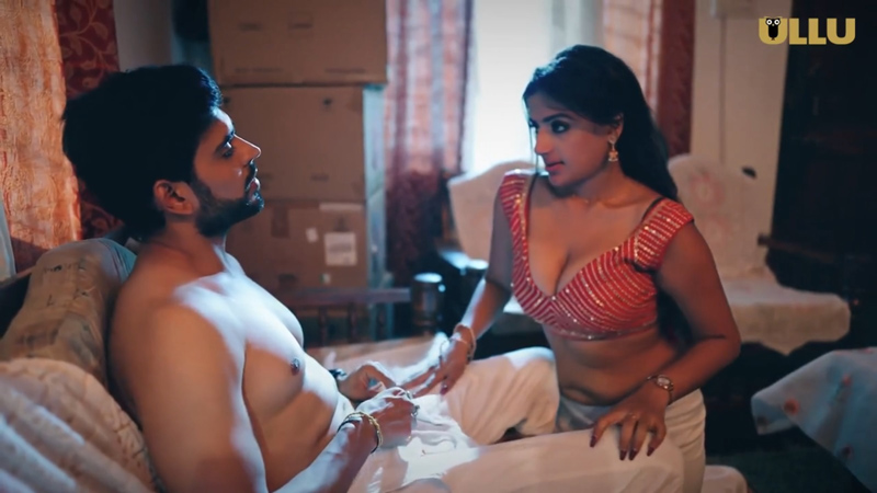 Ayushi Bhowmick making out with Kishore in the bedroom in Daal Chawal Ullu Web Series