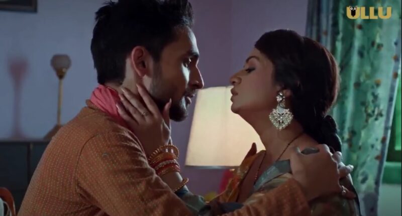 Biwi Ka Khat ULLU Web Series Priyanka Haider making out with her Servant in the bedroom