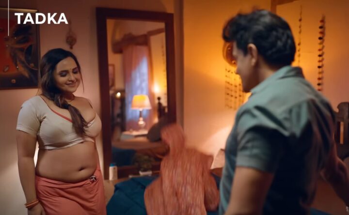 Sangeeta in bra in front of Vinod in Tadka (ULLU Web Series)
