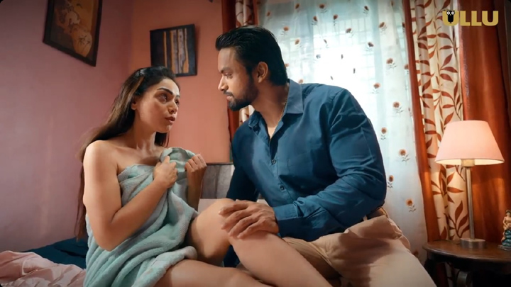 Naina Chhabra hot towel romance scene in Raju Ban Gaya Gentleman (ULLU Web Series)