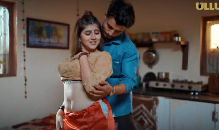 Photo of Sarika Salunkhe spicy navel show in Bade Achhe Lagte Hai (ULLU Web Series}