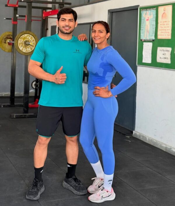 Geeta Phoghat with husband Pawan Kumar doing fitness training