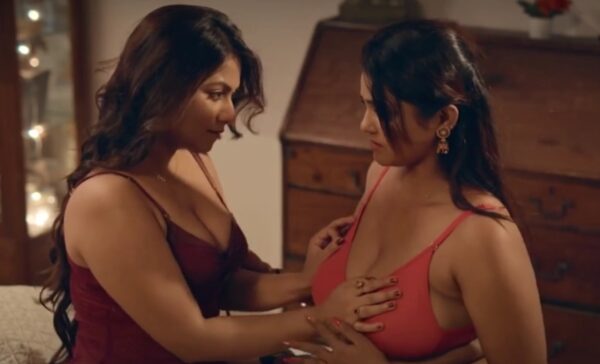 Kamikni and Champa lesbian oil massage in Happy Ending ULLU Web Series