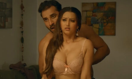 Neeraj taking off Puja Rao clothes in Tu Dekh Meri Photo (ULLU Web Series)