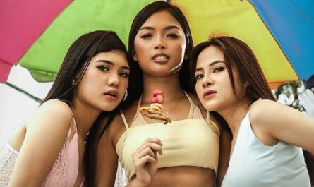 VMX Tusok Tusok film Barbie, Tanya, and Valerie together