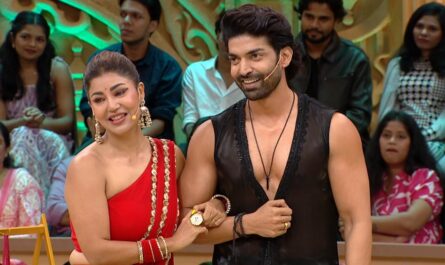 Pati Patni Aur Panga Season 1 Episode 3 Gurmeet Choudhary and Debina Bonnerjee giving cute smile