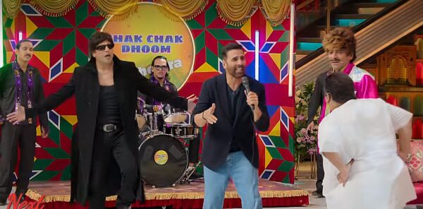 The Great Indian Kapil Show Season 3 Episode 14 Akshay Kumar enjoying with Kiku Sharda and Krushna Abhishek