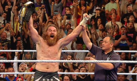 WWE SmackDown 29 August 2025 Referee raising Sami Zayn hand after he wins US title