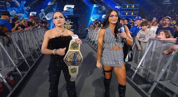WWE SmackDown 3 October 2025 Results Giulia and Kiana James at the entrance ramp