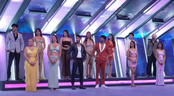 MTV Splitsvilla 16 (Pyaar Ya Paisa) EP 4 All the unsafe participants standing together at dome