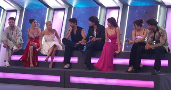 MTV Splitsvilla 16 (Pyaar Ya Paisa) Episode 8 All four safe pairs sitting together