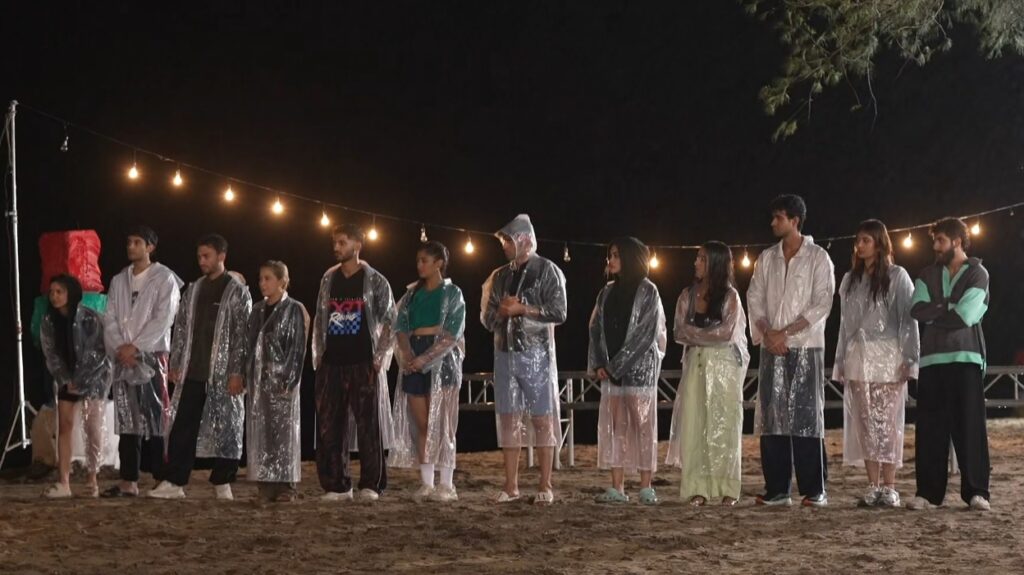 MTV Splitsvilla 16 Episode 27 All contestants standings during Jaadu Ki Jhappi challenge