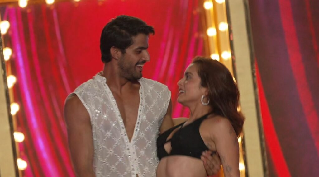 MTV Splitsvilla X6 Episode 32 Sorab and Niharika romantic dance