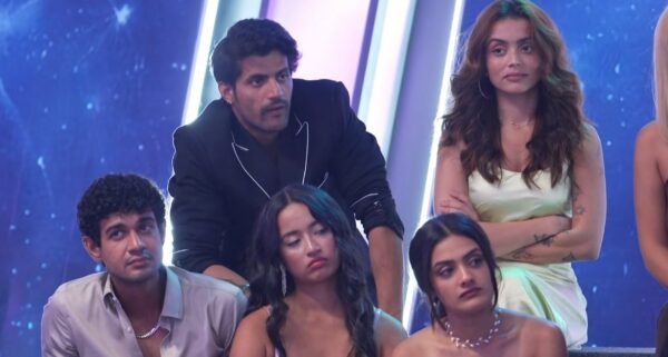 MTV Splitsvilla X6 Episode 45 Niharika Tiwari along with Sorab Bedi, Asmita Adhikari, Ron, and Zalak sitting together