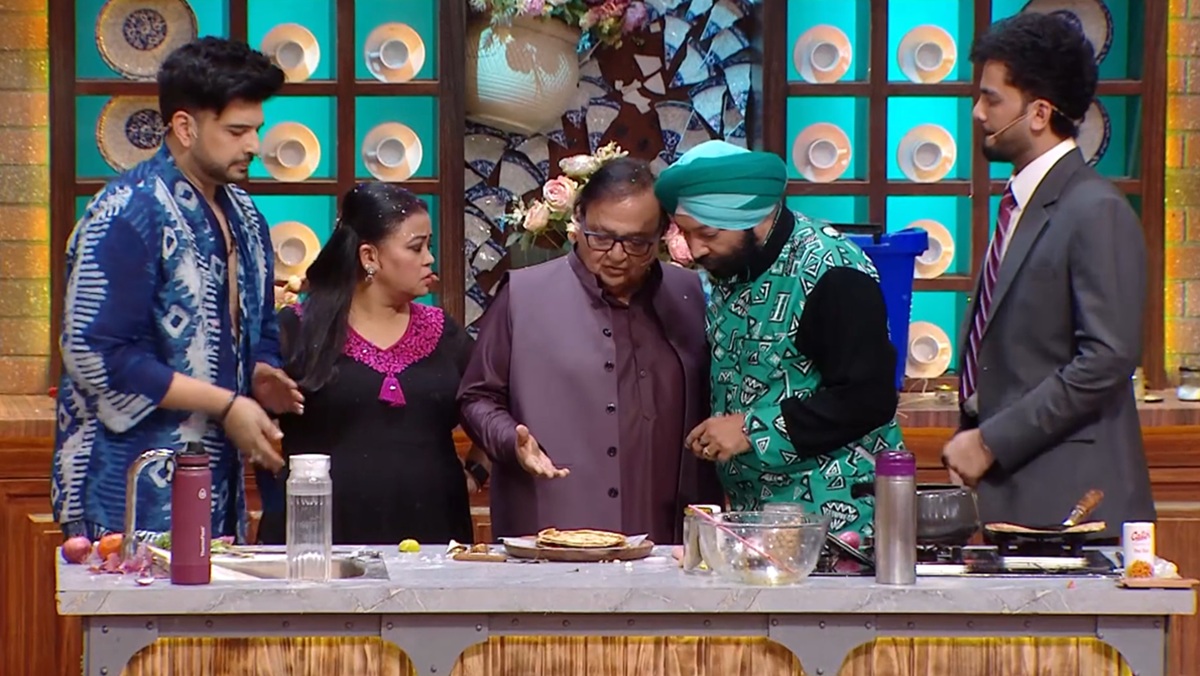 Laughter Chefs 3 Episode July 5, 2026, Chef Harpal tasting the Chole Kulche made by Karan and Elvish alongside Rakesh Bedi
